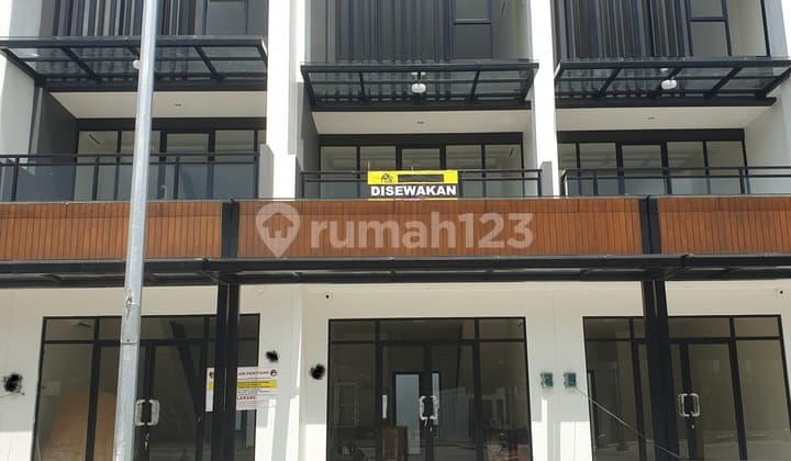 Disewakan Ruko Hampton Boulevard 3 Lantai di Gading Serpong, Tangerang