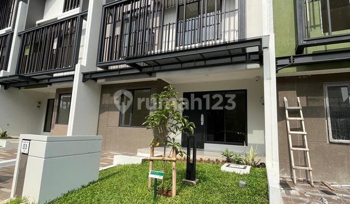 Rumah Bagus 3 Lantai di Gading Serpong, Tangerang