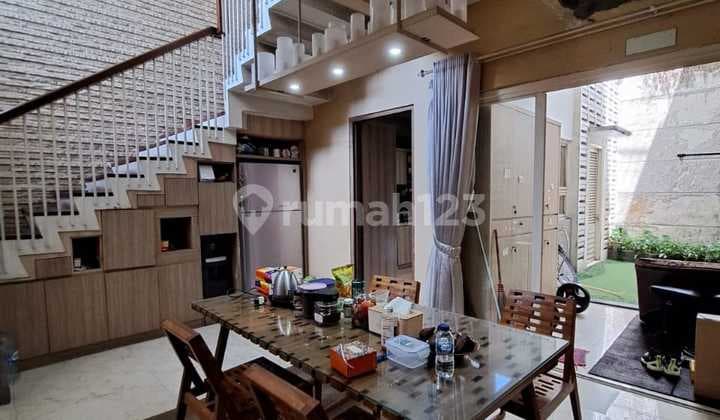 Rumah 2 Lantai Bagus, Harga Dibawah Pasar, Semi Furnish di Nusaloka BSD City