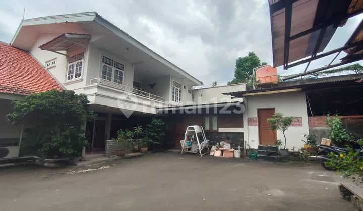 Rumah Cantik 2 Lantai di Mampang Prapatan, Jakarta Selatan