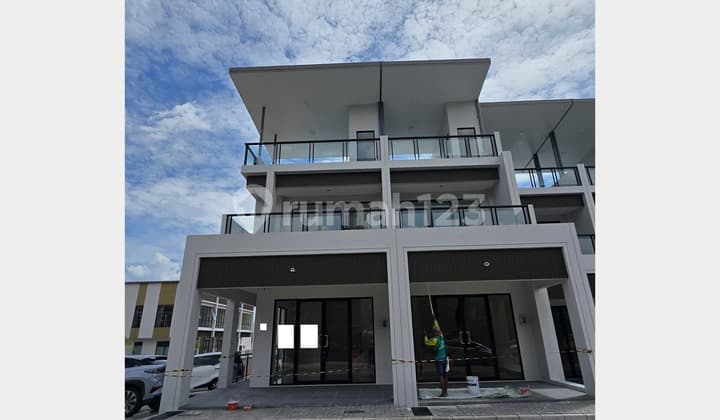 Ruko Sorrento Grande East 3 Lantai di Gading Serpong, Tangerang