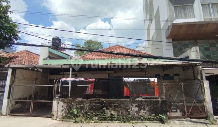 Dijual Rumah Tua Hitung Tanah di Kebon Kacang Tanah Abang, Jakarta Pusat