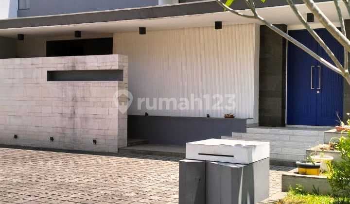 Contemporary Modern House di Emerald Cove Gading Serpong, Tangerang