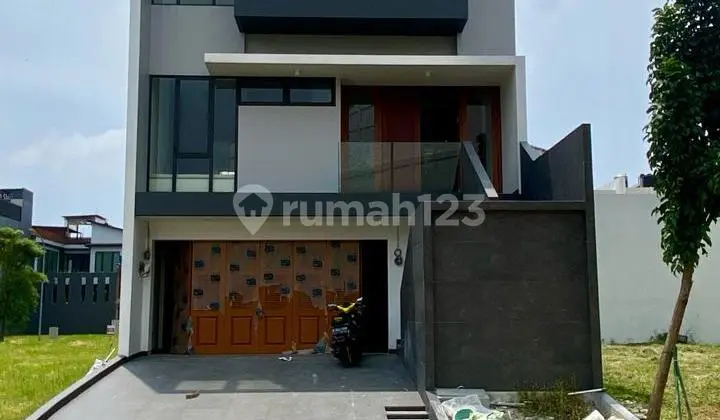 For Sale: 4-Story House with Elevator in Agung Sedayu Spring Wood, Kelapa Gading, North Jakarta