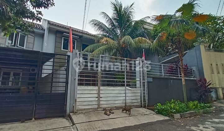 Dijual Rumah 2 Lantai Dalam Komplek Di Lokasi Strategis & Nyaman Di Perumahan Mega Cinere