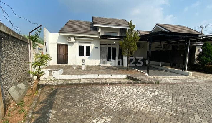 Corner Unit at Griya Palm Mas, Negotiable.