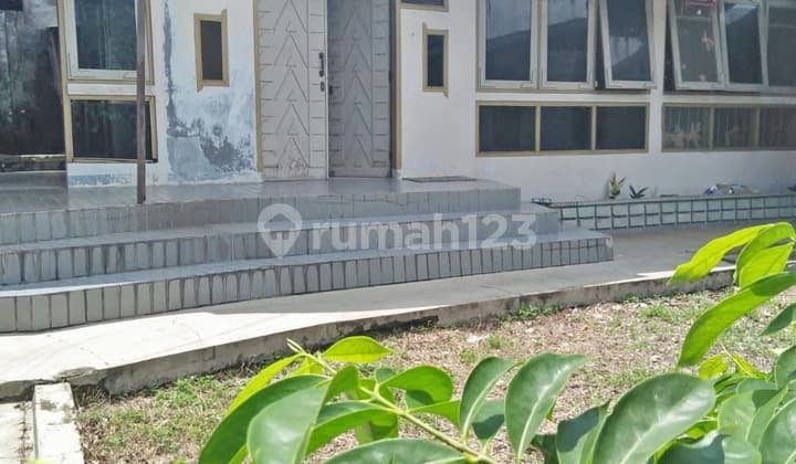 Residence With Very Spacious Land Cigadung Bandung
