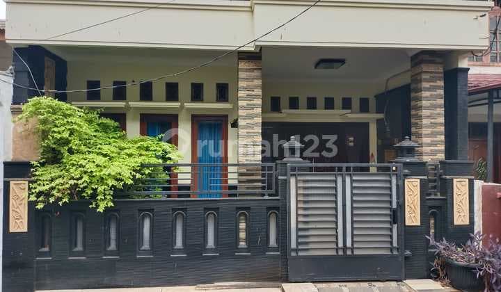 Rumah 3 Lantai Pondok Kopi, Dekat Stasiun, Bebas Banjir