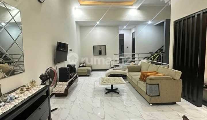 Rumah Modern 210m2 Bebas Banjir Dekat Plaza Buaran