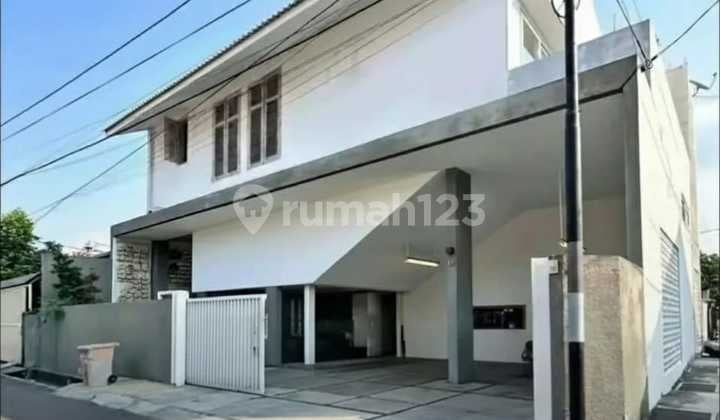 Rumah Arsitek Danny Wicaksono, Material Jati SHM Pulomas 3,5 M!