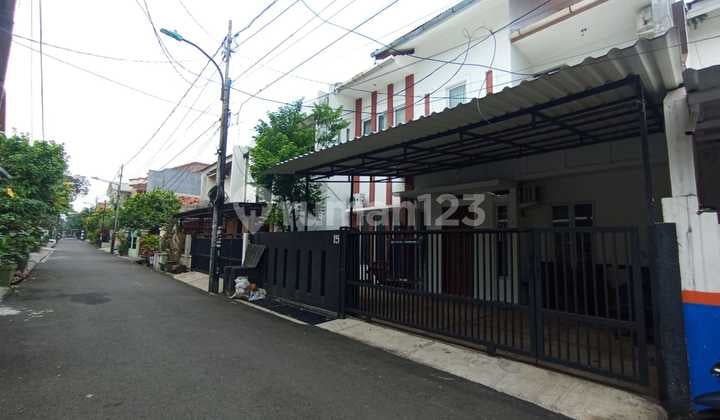 146m2 Fully Furnished House, Just Bring Your Suitcase in Rawamangun