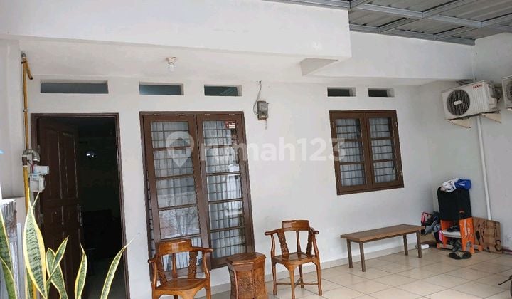 Rumah Strategis Pondok Kelapa - Murah dan Siap Huni di Komplek