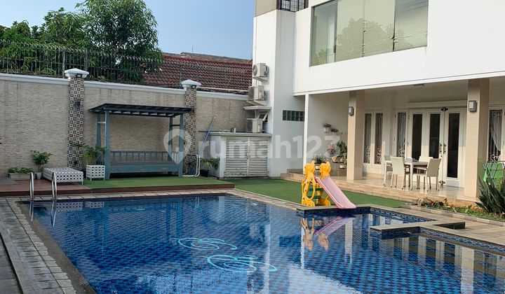Rumah Bagus 670 Meter Ada Kolam Renang