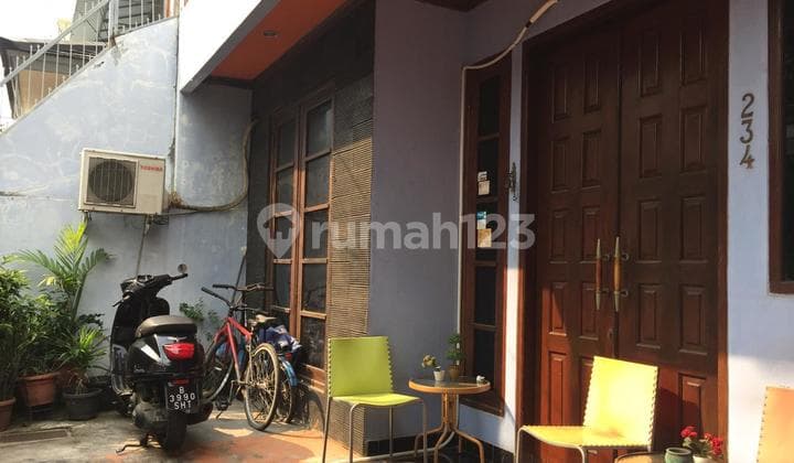 Cheap House Near Tebet Station, Flood-Free, Negotiable Price, Freehold Title