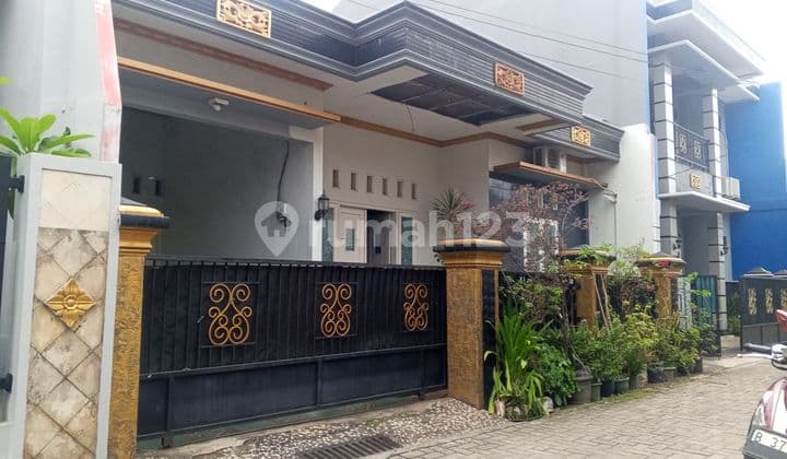 Dijual Rumah di Dalam Komplek Bintara dengan Luas Tanah 150 M dan SHM