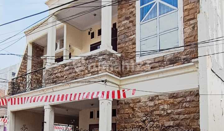 Buy Comfortable 3-Bedroom House with 2-Car Access, Negotiable Price in Rawamangun