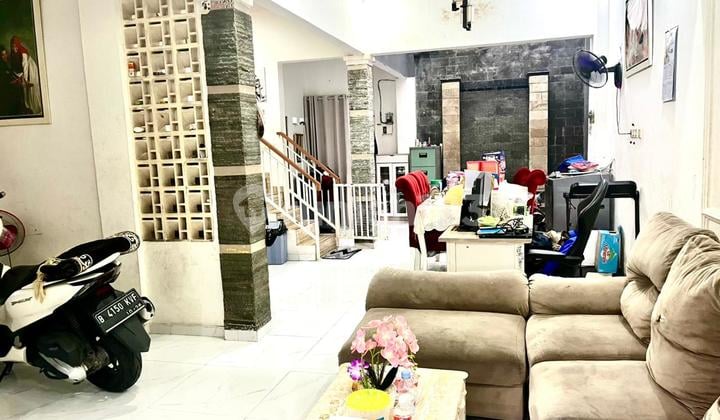 Rumah Mewah Rooftop, 3 Carport Bebas Banjirr Rlt Jatibeningkat