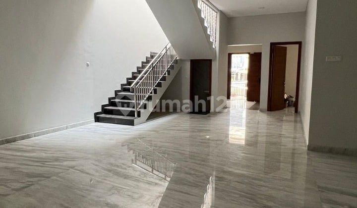 Quick Sale House, 440m² Land