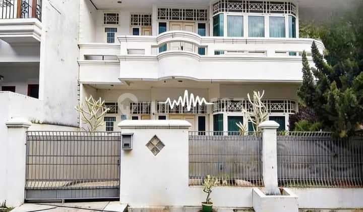 Rumah Mewah 5 KT di Komplek Duren Sawit SHM 2,7 M!