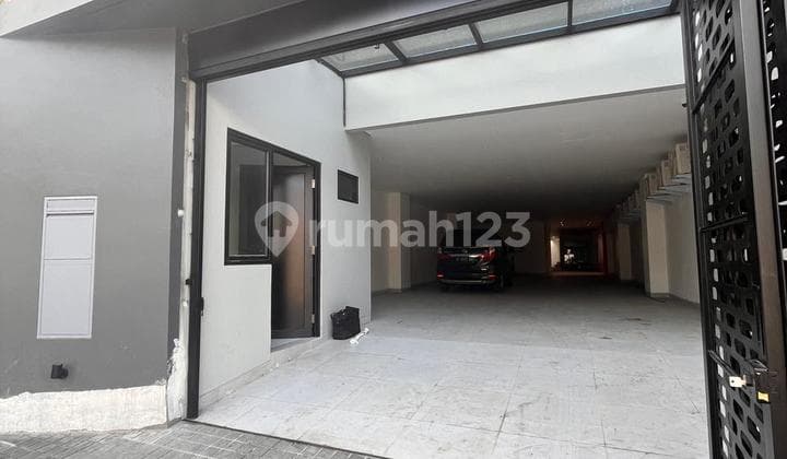 New 5-Floor Boarding House in Salemba 43 KT. Elevator Available, Abundant Profits!