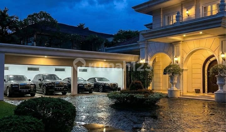 The Sovereign Hedge: A Legacy Defense Against Volatility