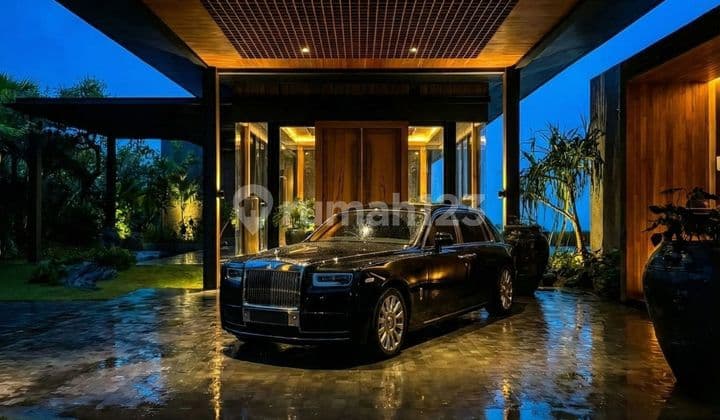 The Uluwatu Cliff-Front Estate: Where The Ocean Meets Opulence.