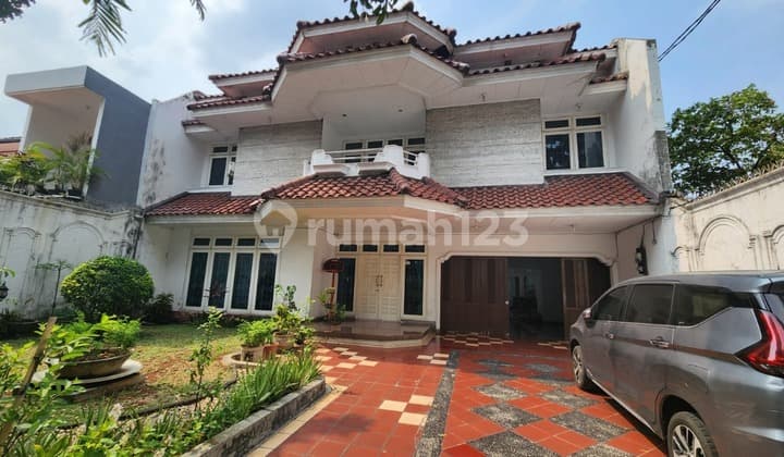 Rumah Luas Cocok untuk Usaha Klinik Kecantikan/ Tempat Bimbel/ Minimarket di Duren Tiga