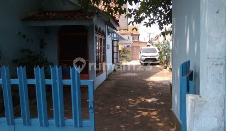 Tanah dan 6 Rumah Kontrakan Halaman Luas Di Daerah Strategis Kebayoran Lama