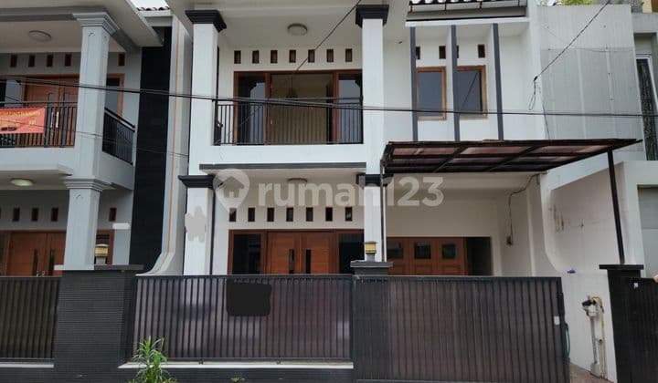 Rumah 2lantai Siap Huni Dekat Perkantoran Tebet Barat