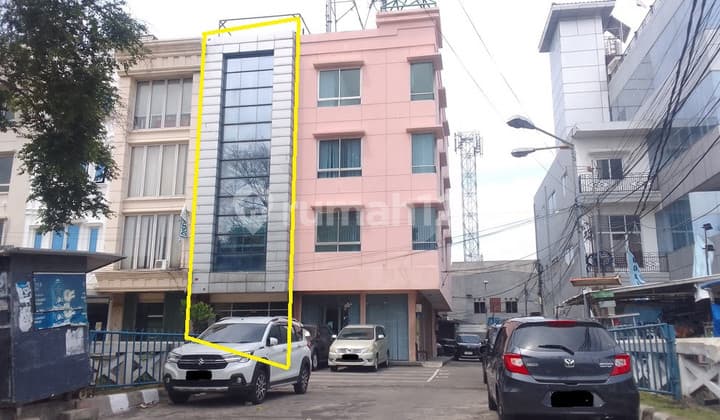 Ruko 4 Lantai di Kawasan Komersil Strategis Jl. Dr. Saharjo Tebet, Hanya 7 Menit ke Tol Pancoran