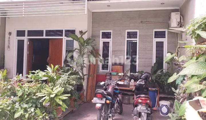 Rumah Apik Terawat 2 Lantai di Sukaraja Dekat Tol Pasteur Bandung