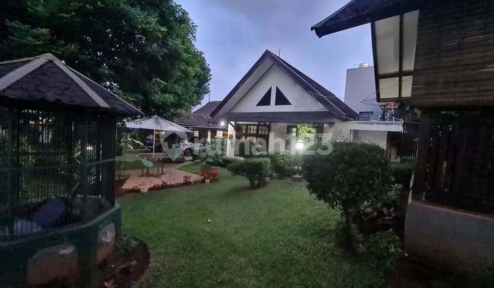 Price Drop 3M, Beautiful Garden House 653 m2 near Pondok Indah Keb. Lama in South Jakarta