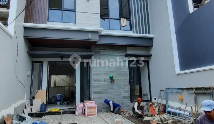 Dijual Rumah Baru di Galaxy Bumi Permai Araya Surabaya