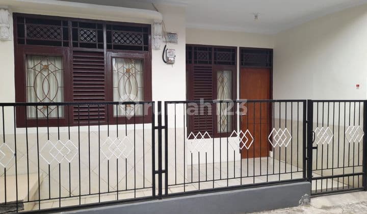 Well-Maintained, Affordable, NJOP-Priced, and Strategic House in Tanjung Barat