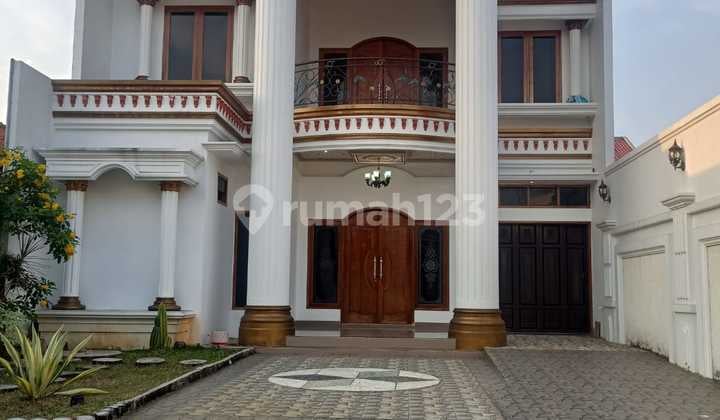 Modern Luxury House in the Center of Kudus City Like New