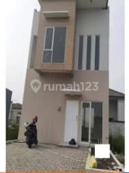 Butuh Cepat Laku Jual Sewa Unit Rumah 2 Lantai untuk Keluarga Kecil Newtown Juanda