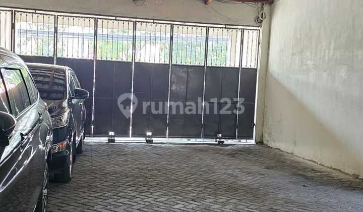 For Sale/Lease 3-Story Ruko Unit in Strategic Rungkut Megah Location
