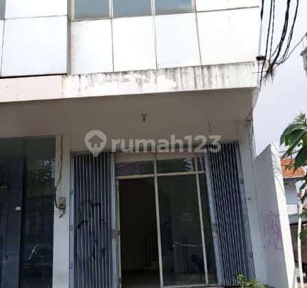 Dijual / Disewakan Ruko 4,5 Lantai Strategis Komersial Area Kartini Surabaya Pusat