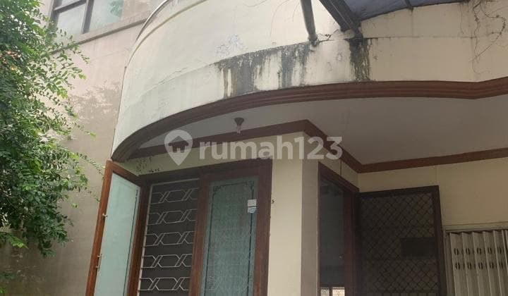 Dijual / Sewakan Rumah 2Lantai Graha Family Blok C Siap Huni