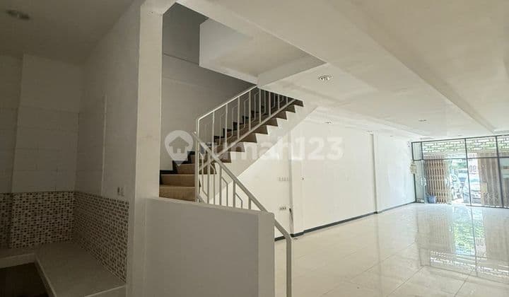 Butuh Laku Sewa Ruko 3 Lantai Strategis Raya Klampis Siap Usaha