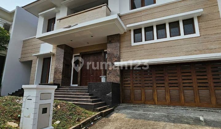 Rumah The Crown Phg 2,5 Lantai Shm Bagus Selatan Gading Serpong