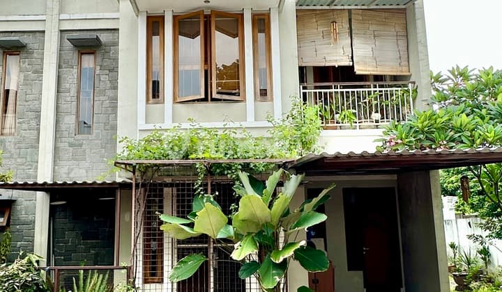 Townhouse Bernuansa Bali di Kota Bogor