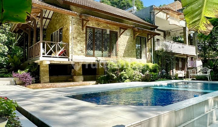 Vila Megah Asri Sejuk Dan Luas di Ciapus Bogor
