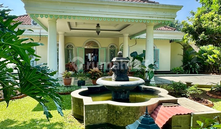 A Betawi Colonial-Style House in Bogor City with a Serene Atmosphere