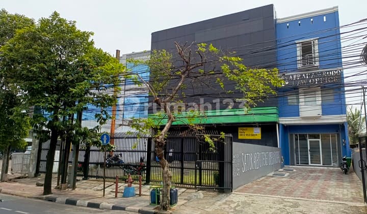 Ruko Gandeng 3 Dewi Sartika, Cawang, Jakarta Timur