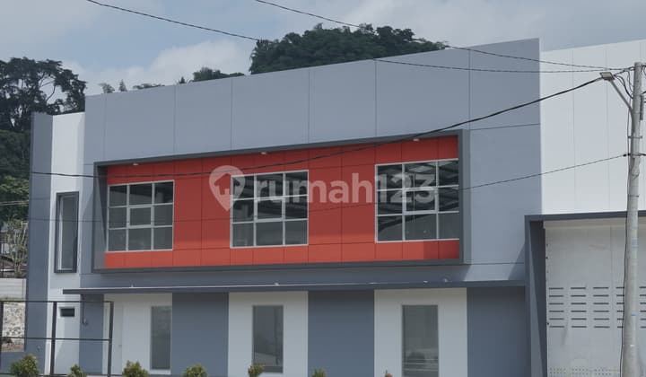 Gudang Premium Lebar 24 - bisa Masuk Kontainer 40Ft