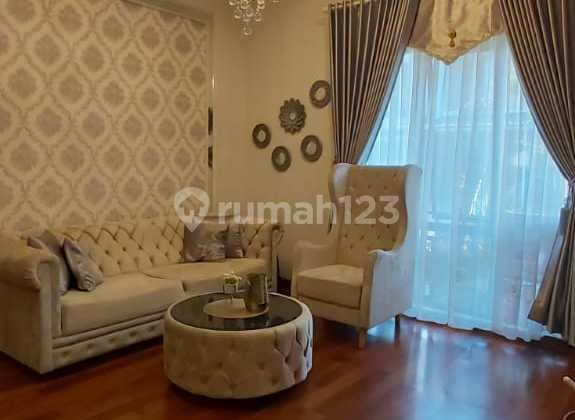Rumah Cantik Full Furnished di Buah Batu Square