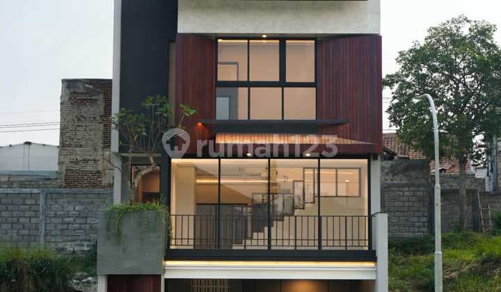 Rumah Bagus Keren di Setraduta Hegar Bandung