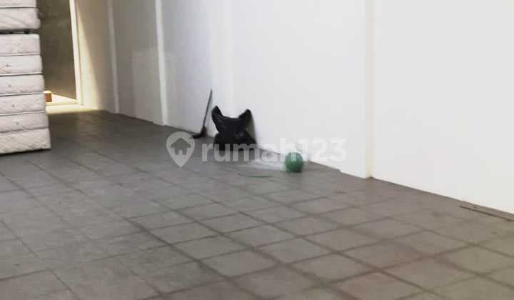 Ruko 3 Lantai Semi Furnished di Bumi Kopo Kencana