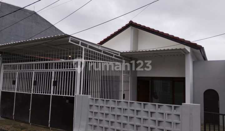 Rumah Nyaman Tengah Kota di Komplek Muara